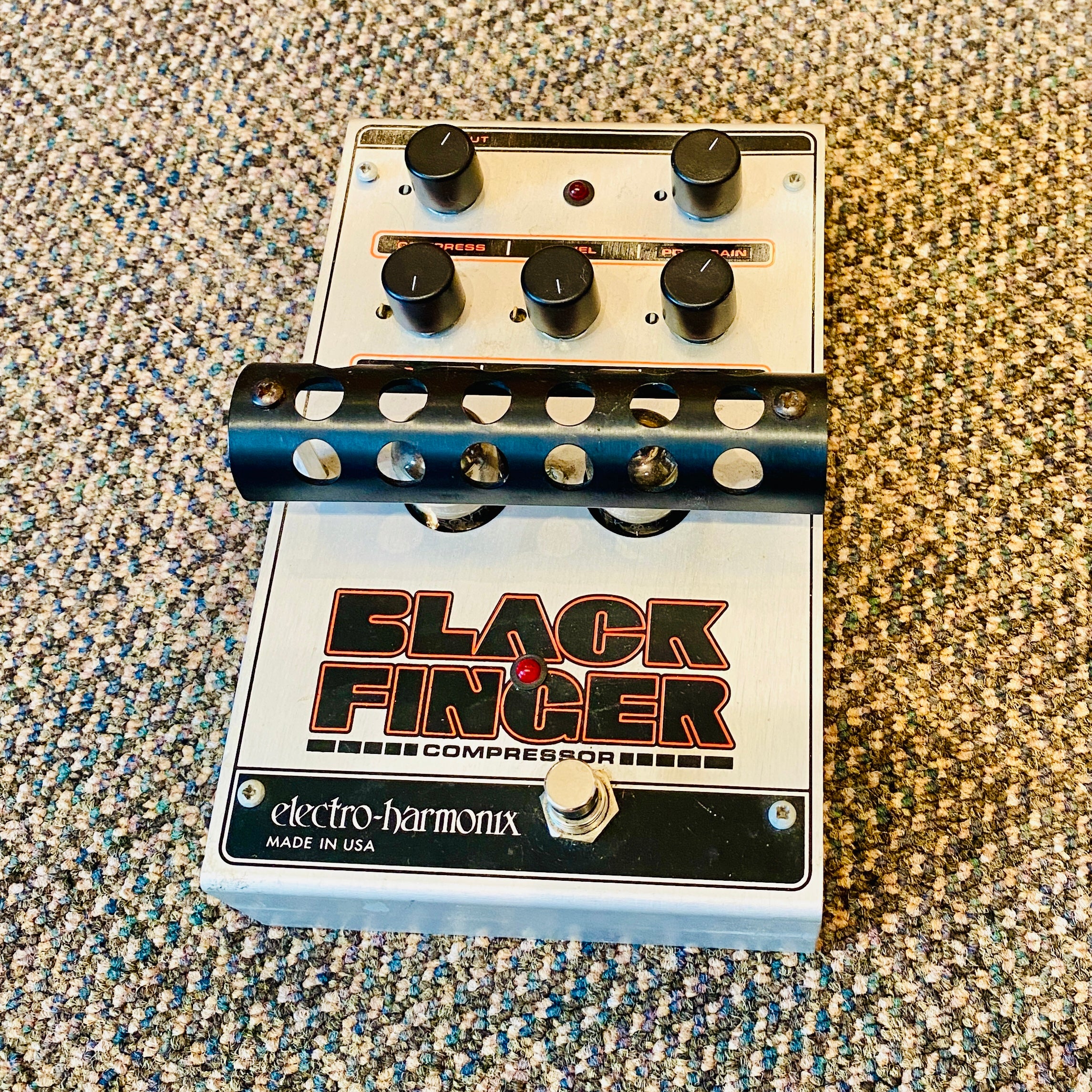 Electro Harmonix Black Finger Optical Tube Compressor Pedal [USED]
