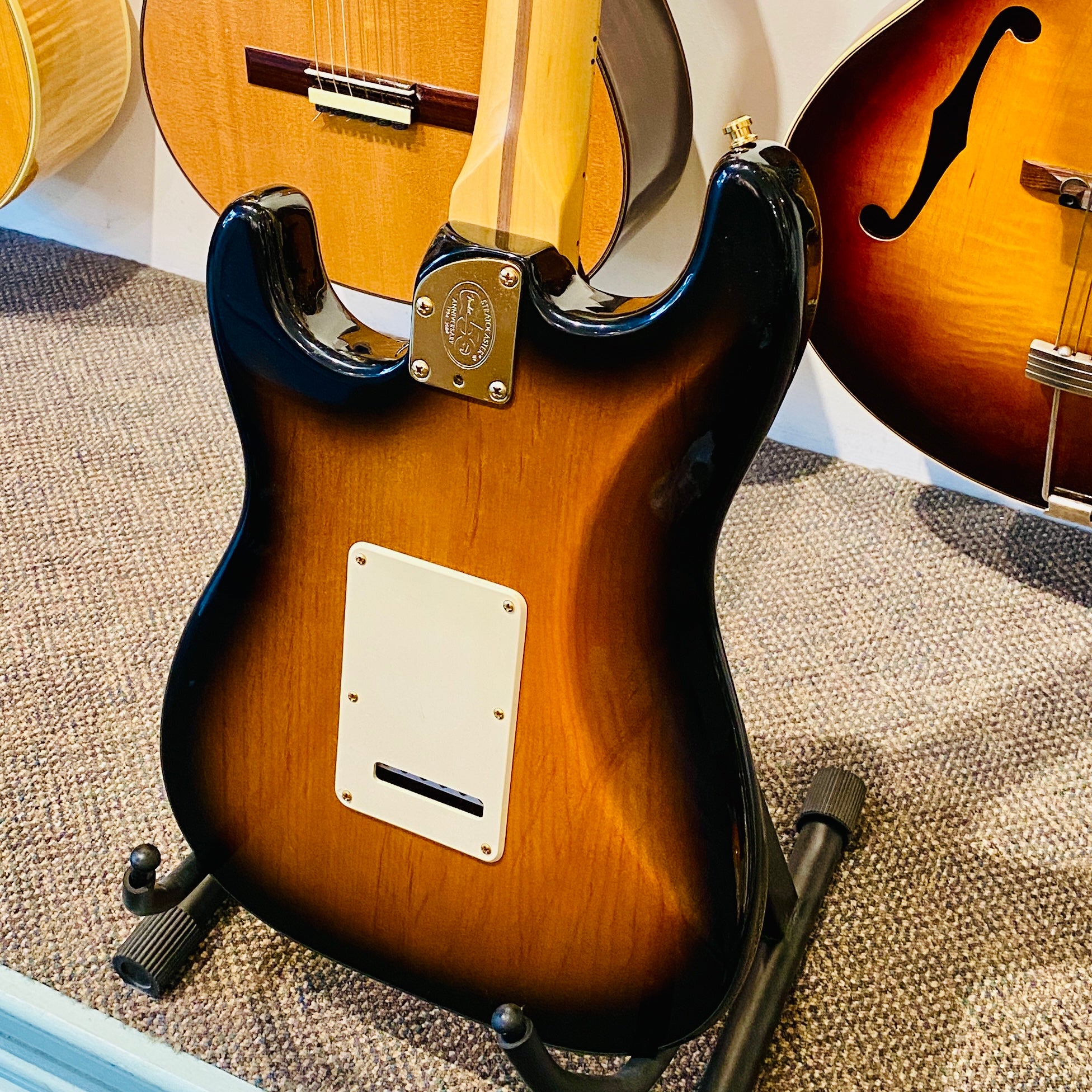 Fender 50th Anniversary AM DLX Stratocaster Solidbody Electric Guitar 2004 [USED]