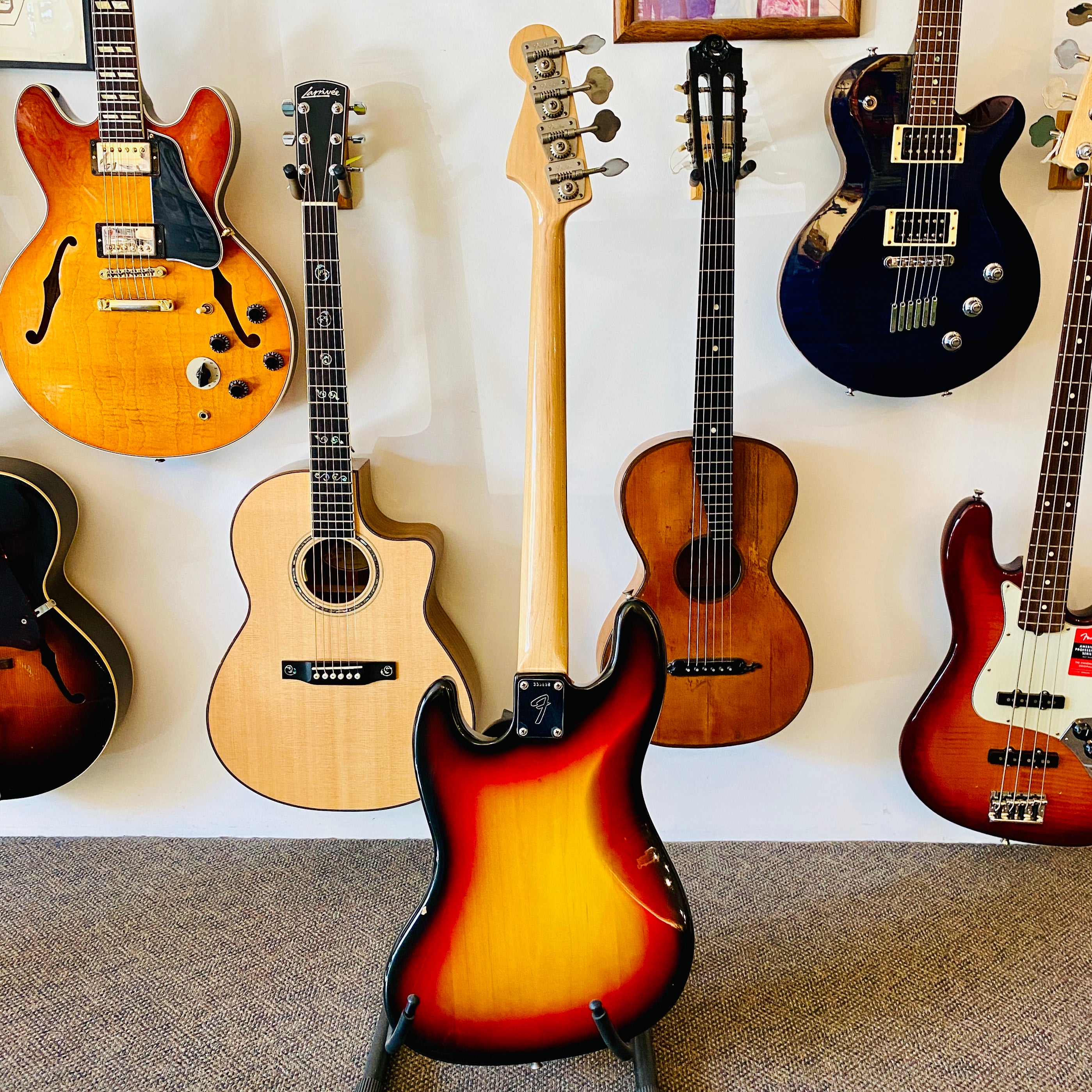 Fender Jazz Bass Guitar Sunburst, 1972 [USED]