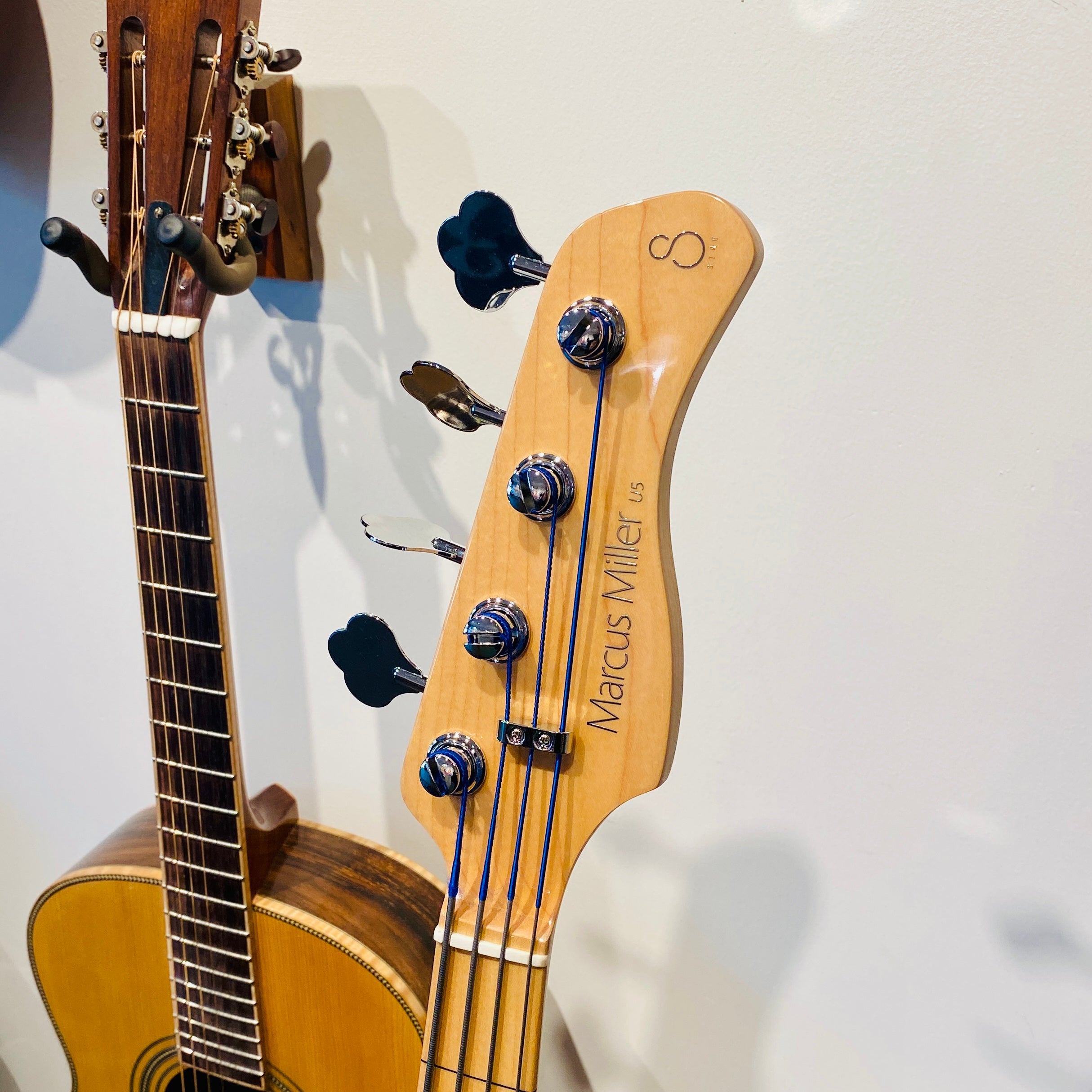 Sire Marcus Miller U5 4 String Short Scale fretless Bass Guitar [USED]