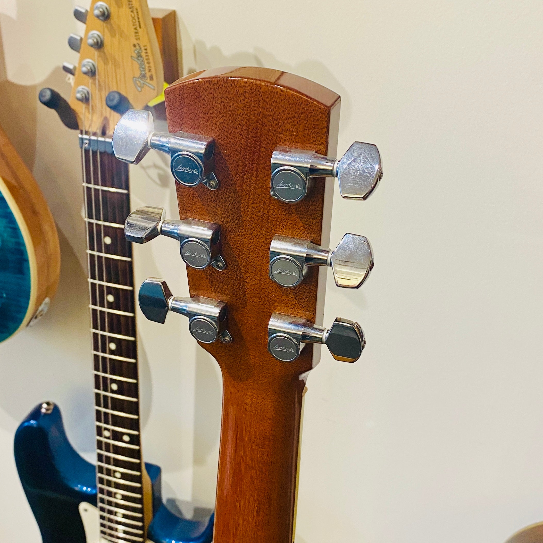 Larrivee J-09 Acoustic Guitar 2000   [USED]