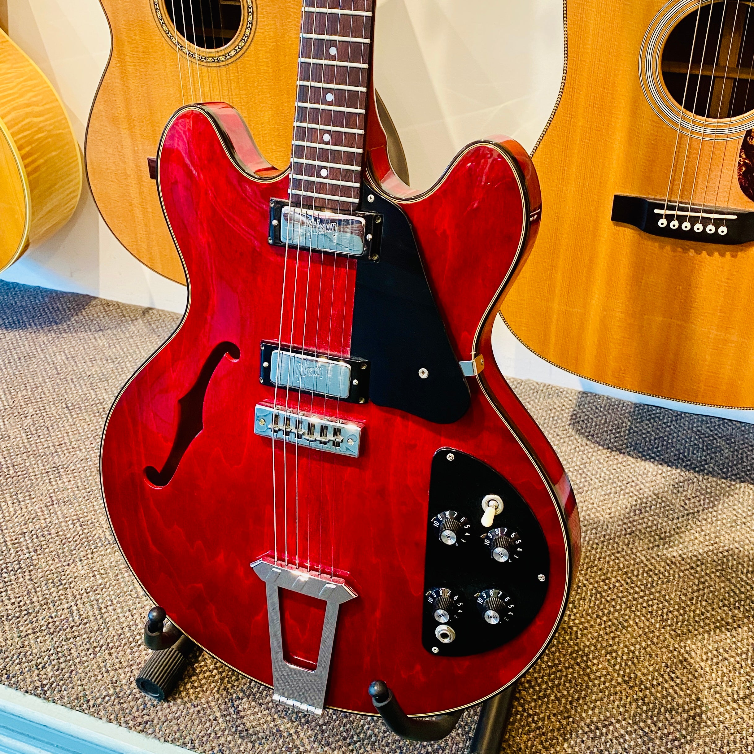 Gibson ES-325 Semi-Hollowbody Electric Guitar, 1972 [USED]