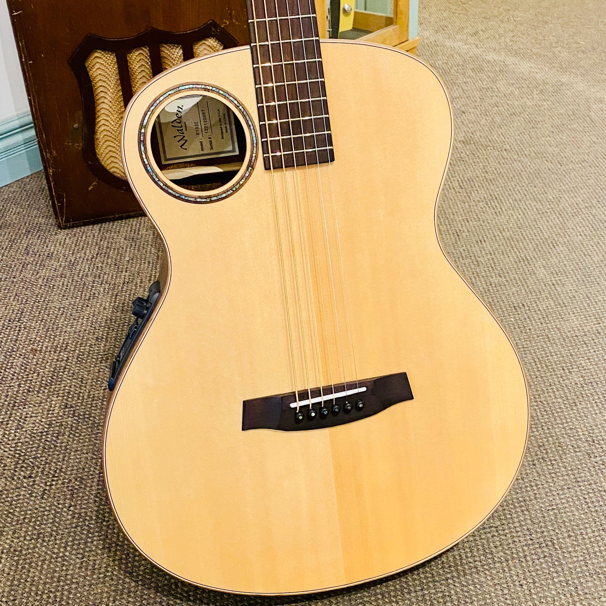 Walden BB103E-H Baritone Acoustic Guitar