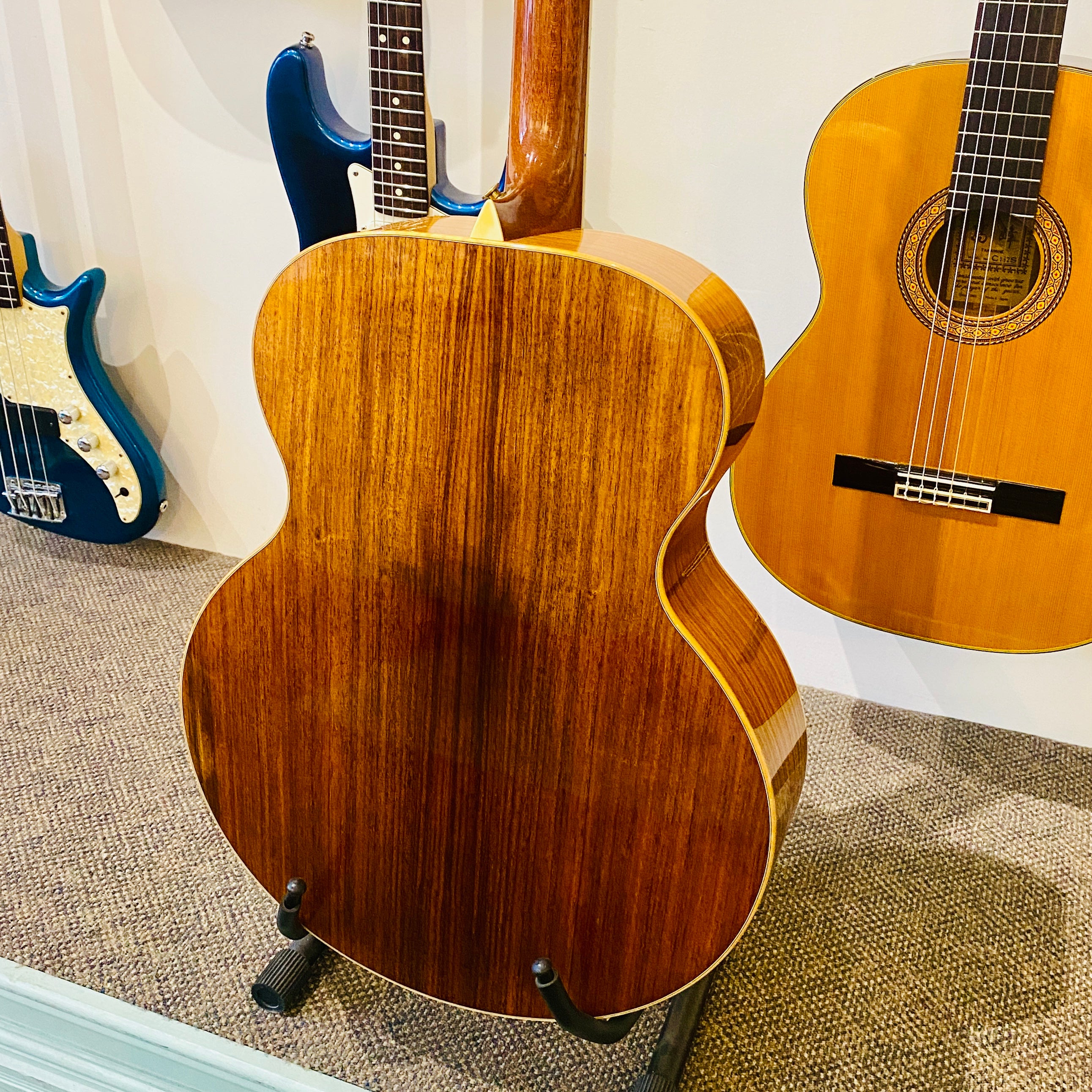 Larrivee J-09 Acoustic Guitar 2000   [USED]