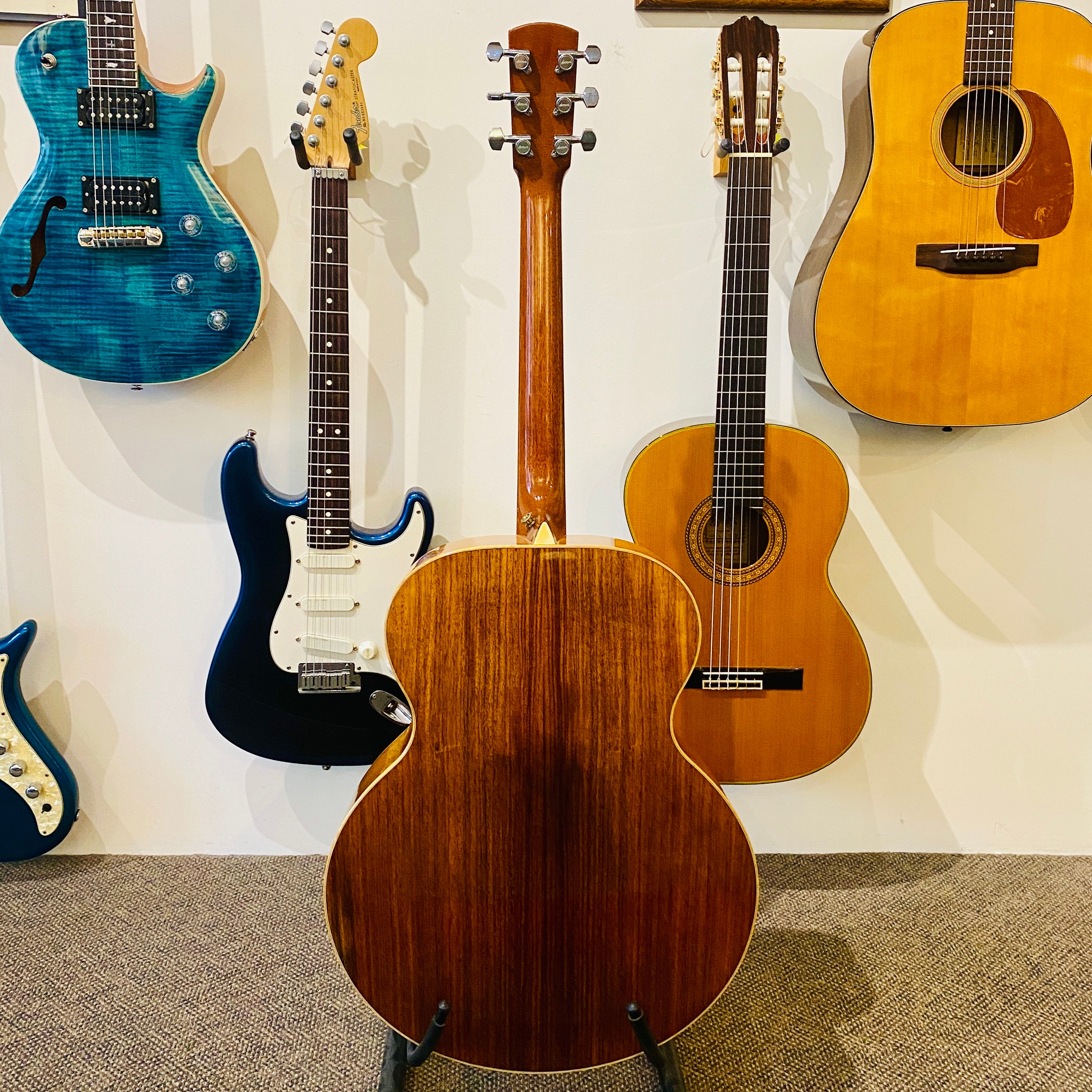 Larrivee J-09 Acoustic Guitar 2000   [USED]