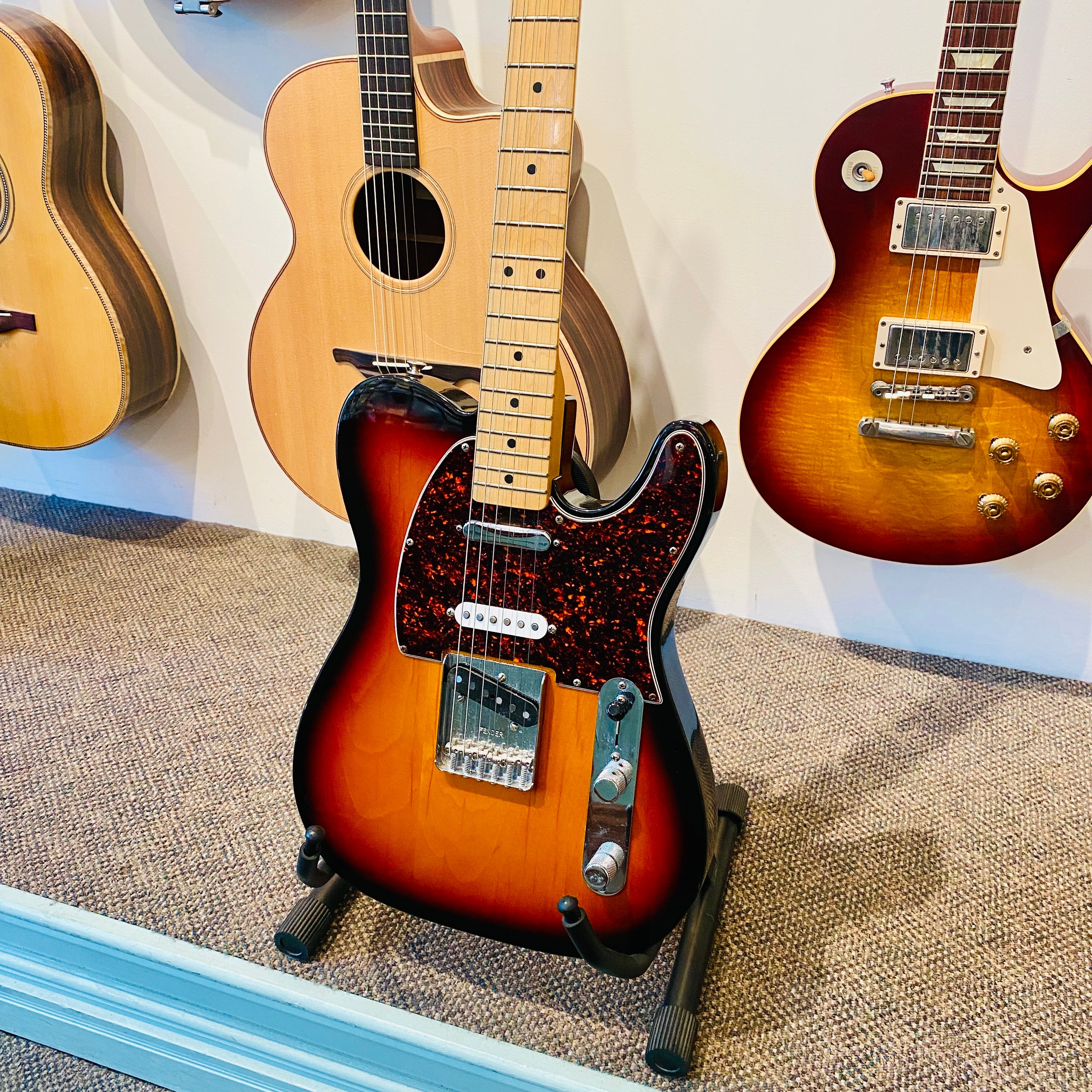 Fender DLX Nashville Telecaster Electric Guitar 2001 [USED]