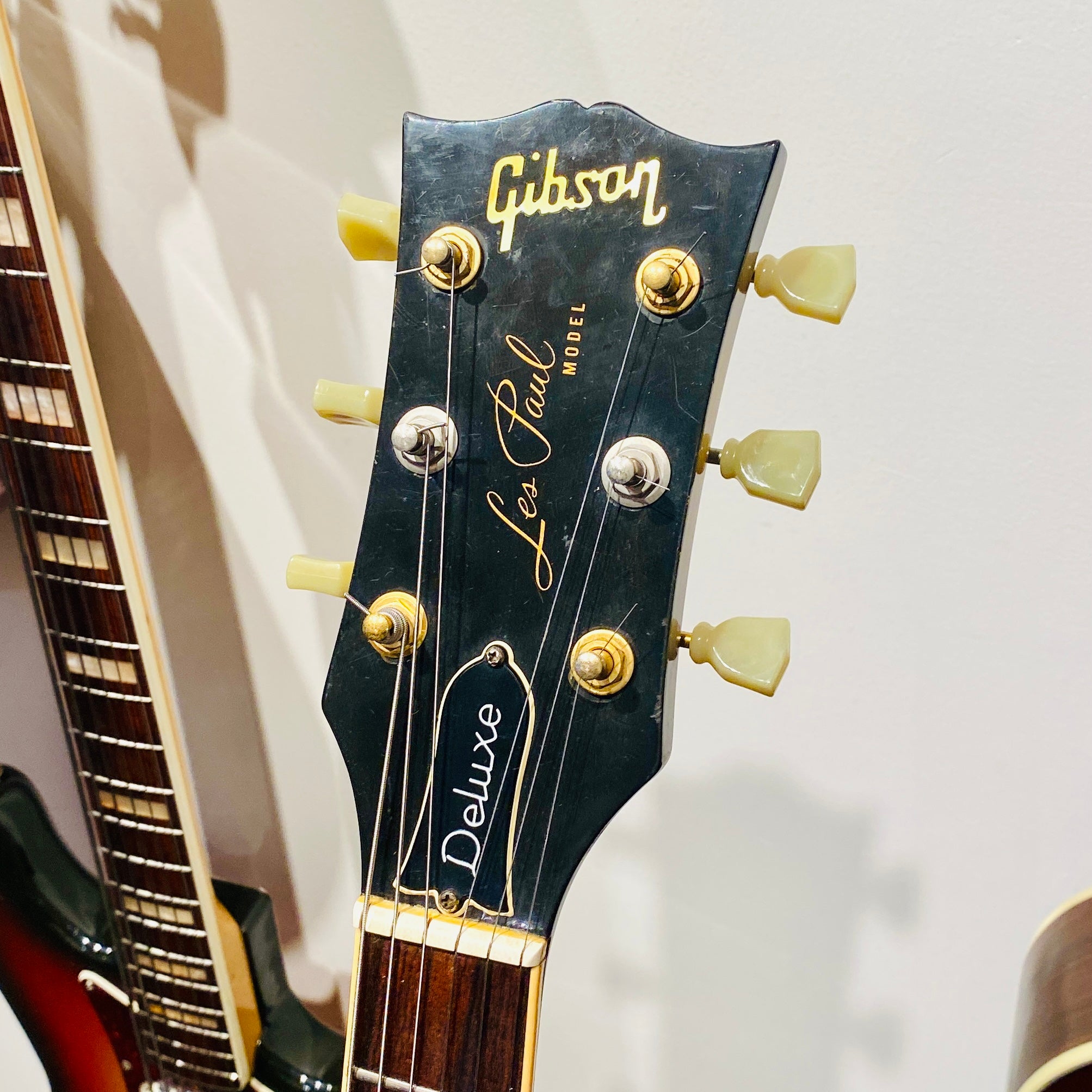 Gibson Les Paul Deluxe Electric Guitar 1976 [USED]