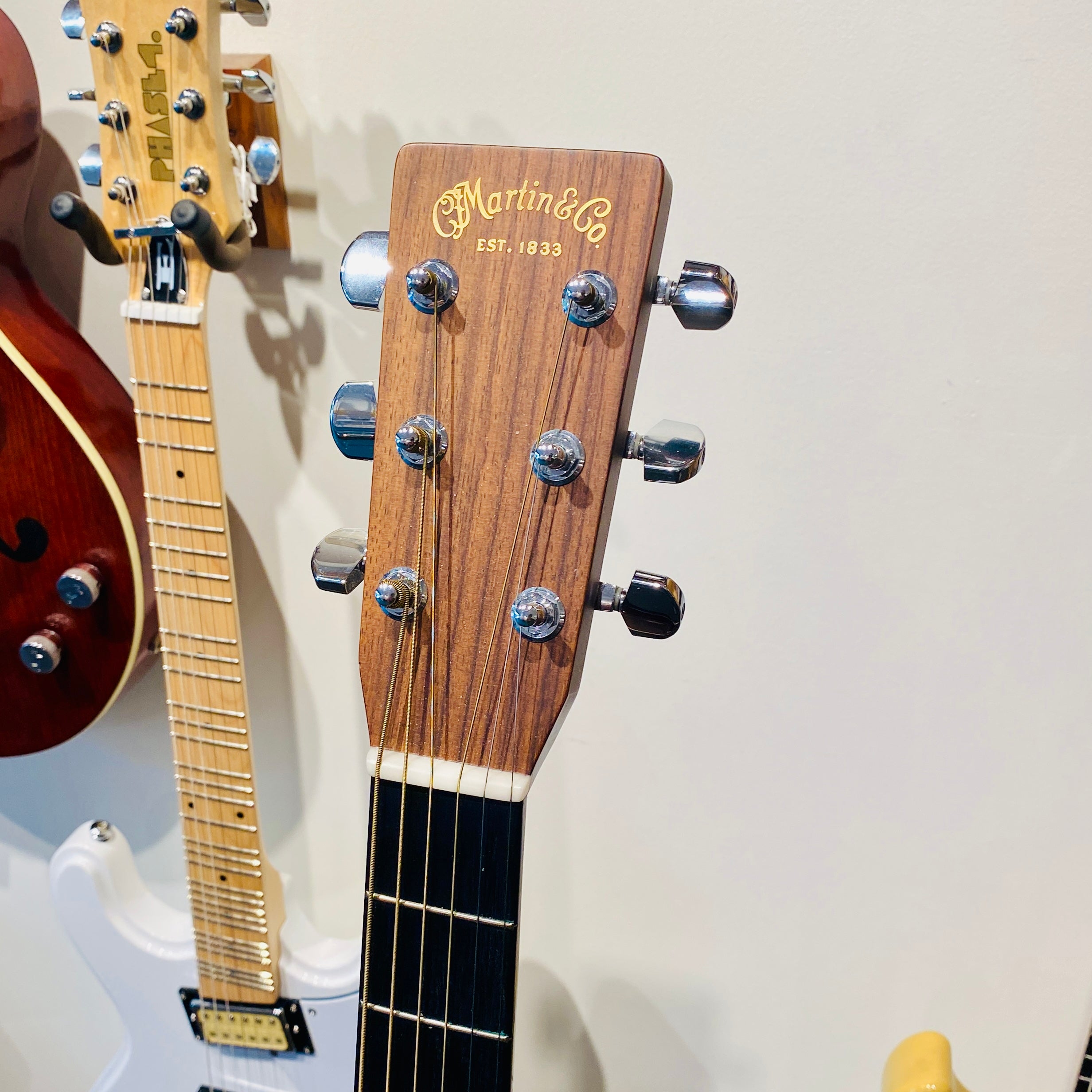 Martin HD-28 Acoustic Guitar 2002 [USED]