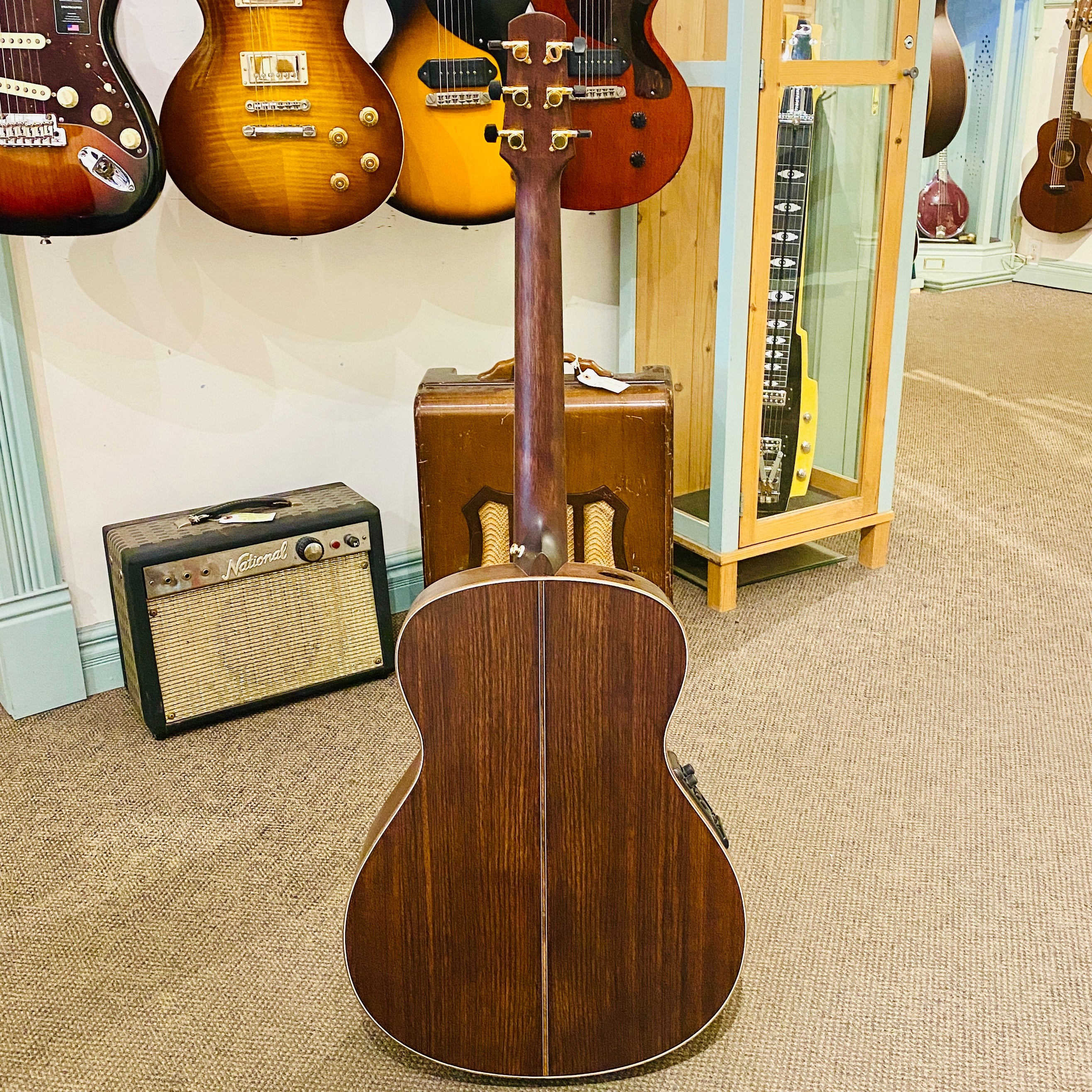 Walden BB103E-H Baritone Acoustic Guitar