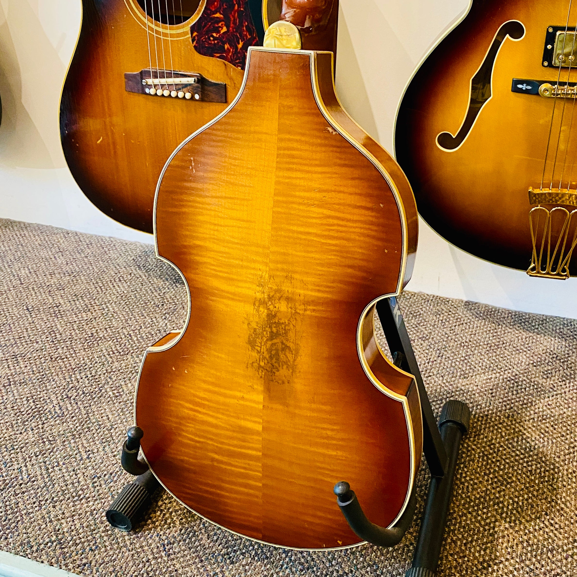 Hofner 500/1 Violin Bass 63 Relic Guitar, Left Handed - The