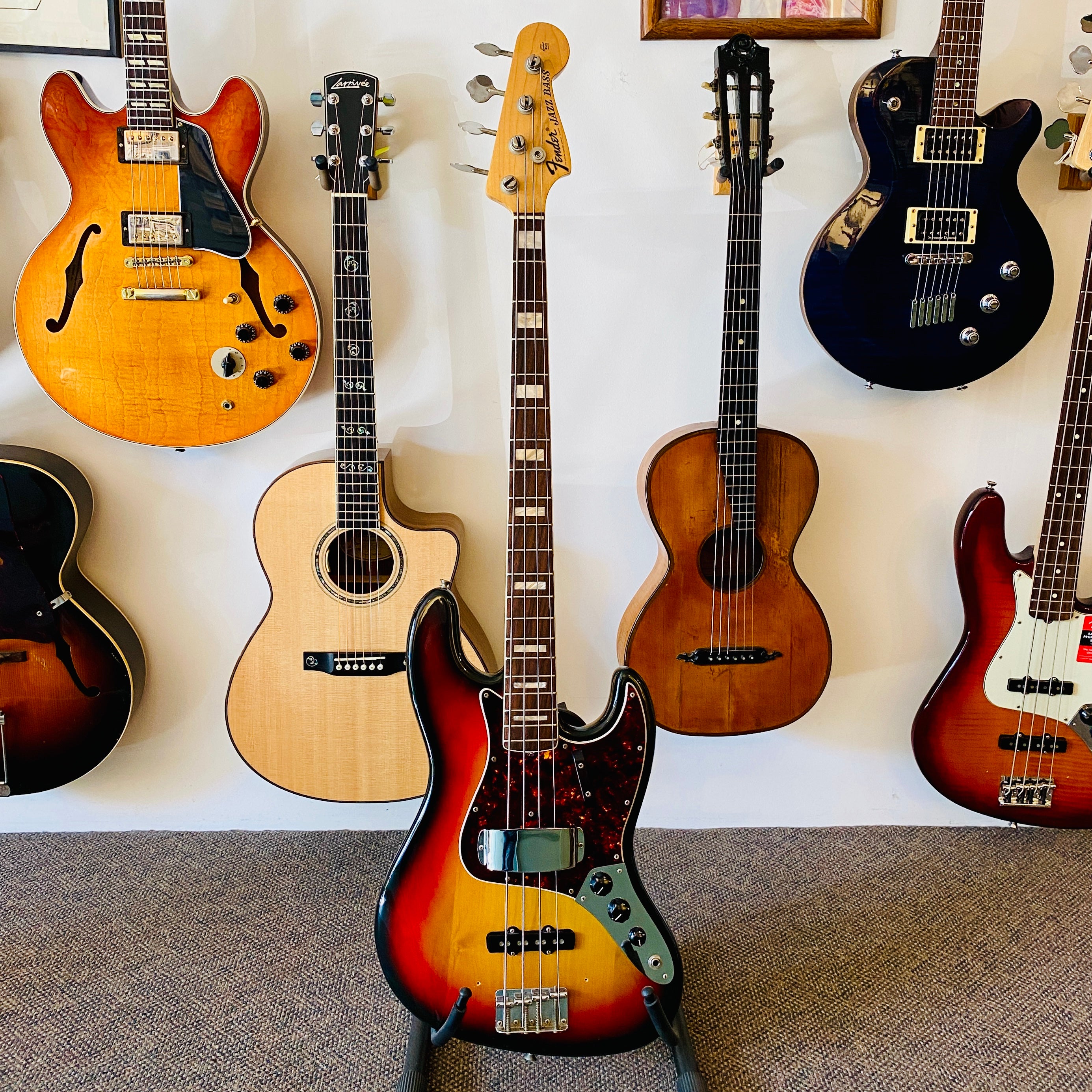 Fender Jazz Bass Guitar Sunburst, 1972 [USED]