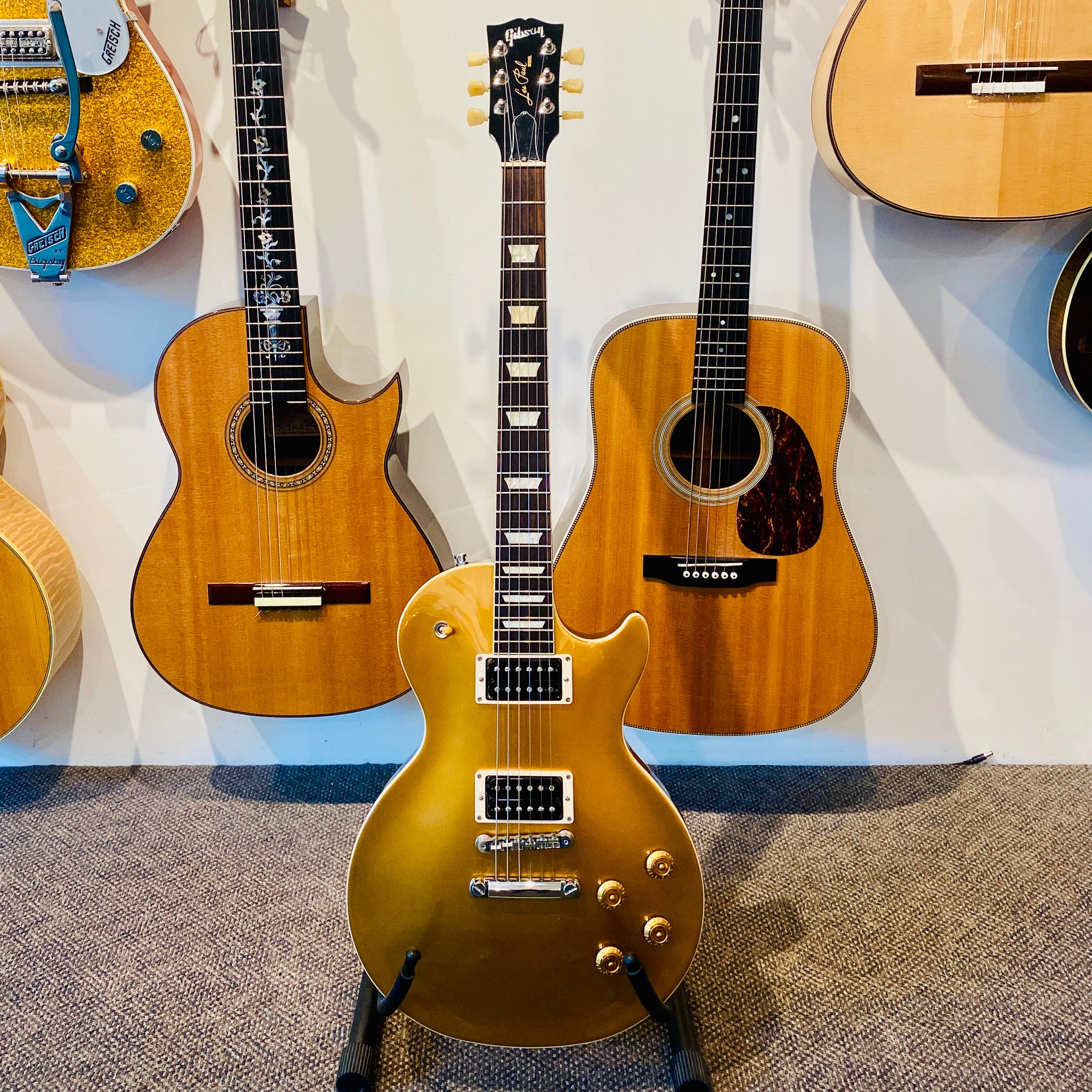 Gibson Slash Victoria Les Paul Standard Goldtop Solidbody Electric Guitar, 2020 [USED]