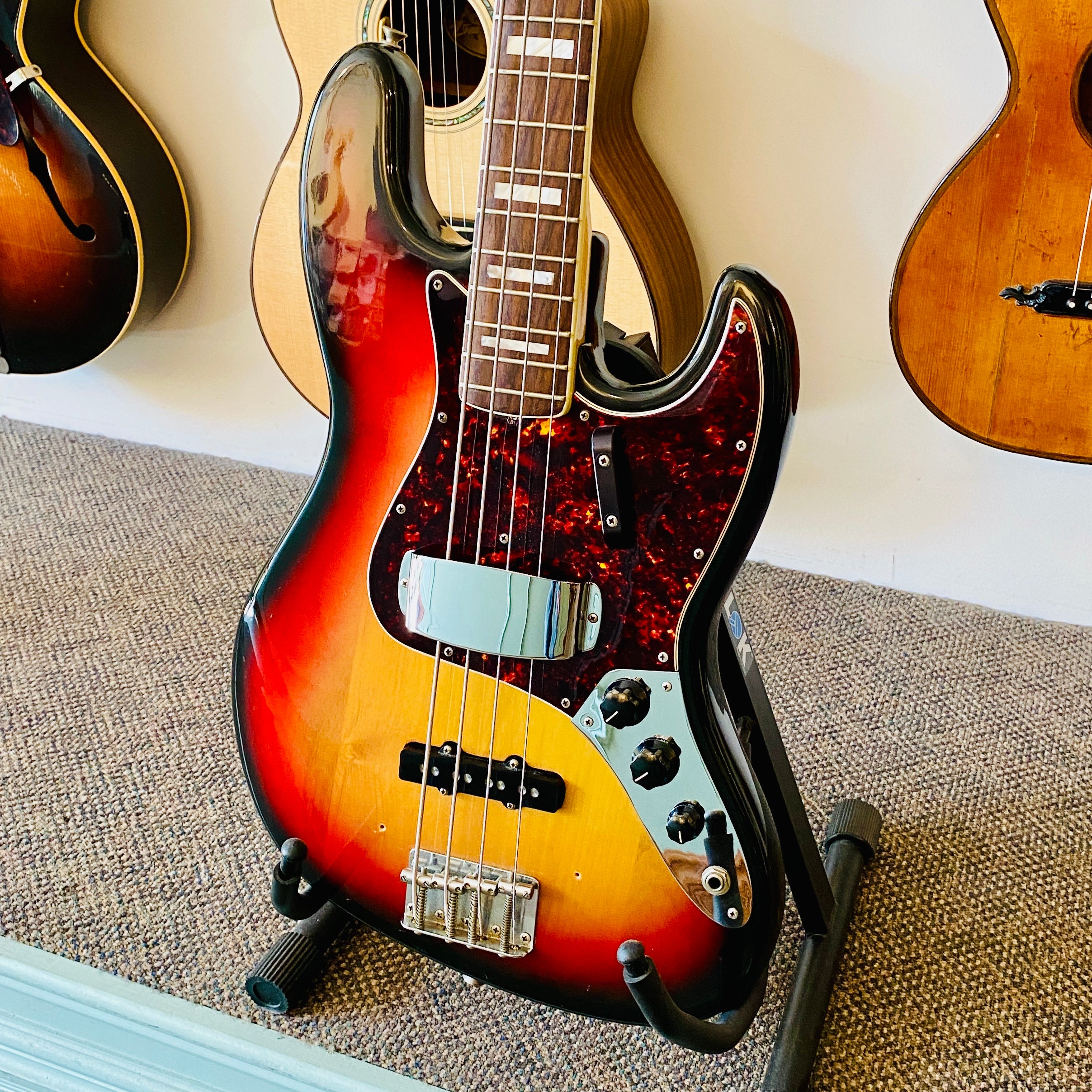 Fender Jazz Bass Guitar Sunburst, 1972 [USED]