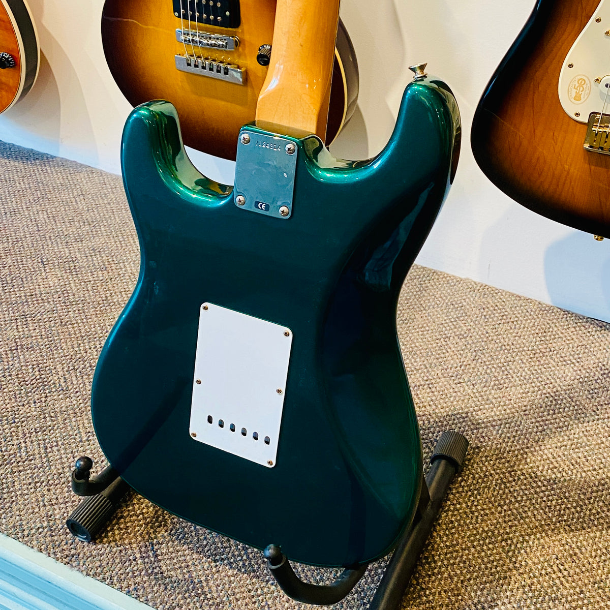 Fender AM Vintage 62 Stratocaster Solidbody Electric Guitar, 2000 [USED]