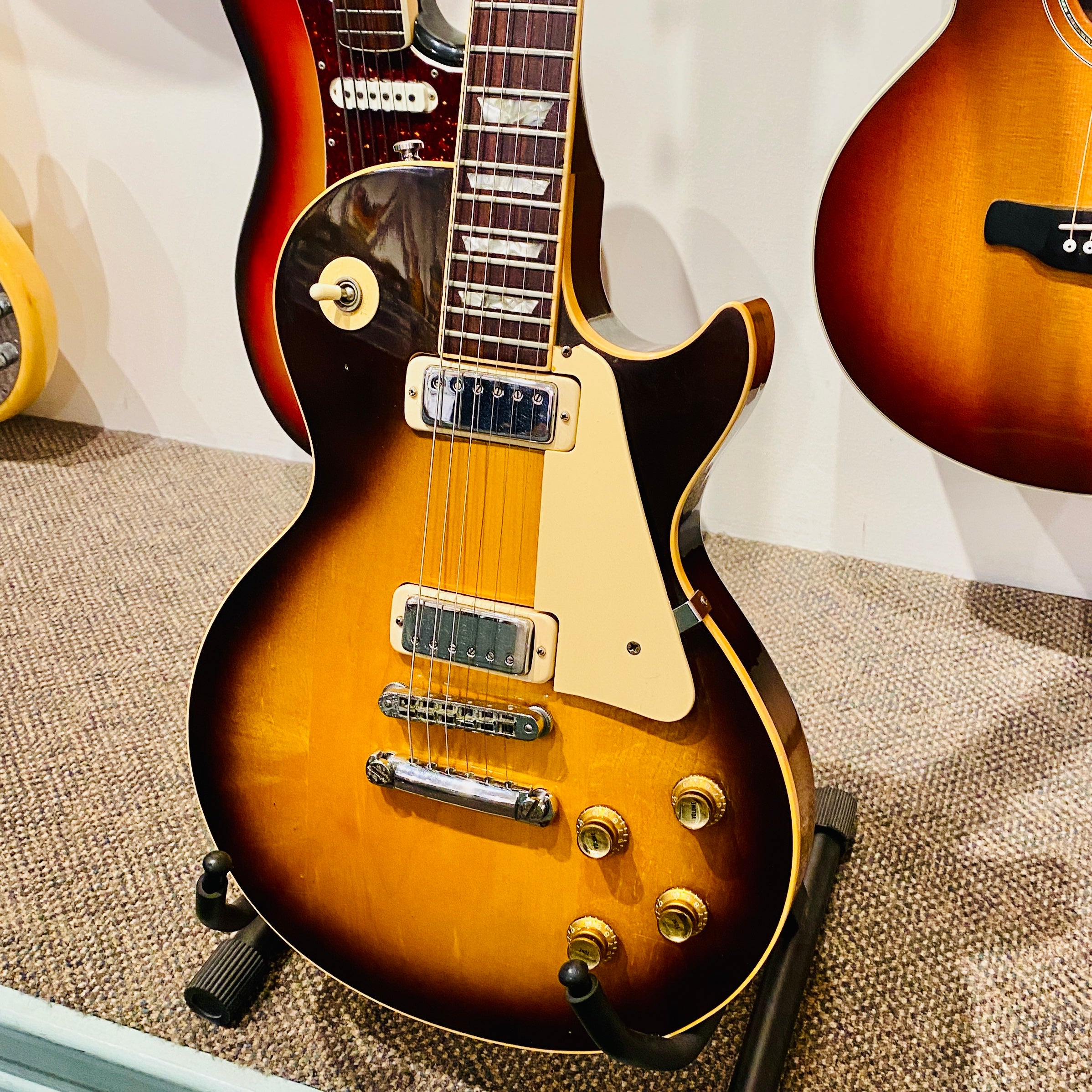 Gibson Les Paul Deluxe Electric Guitar 1976 [USED]