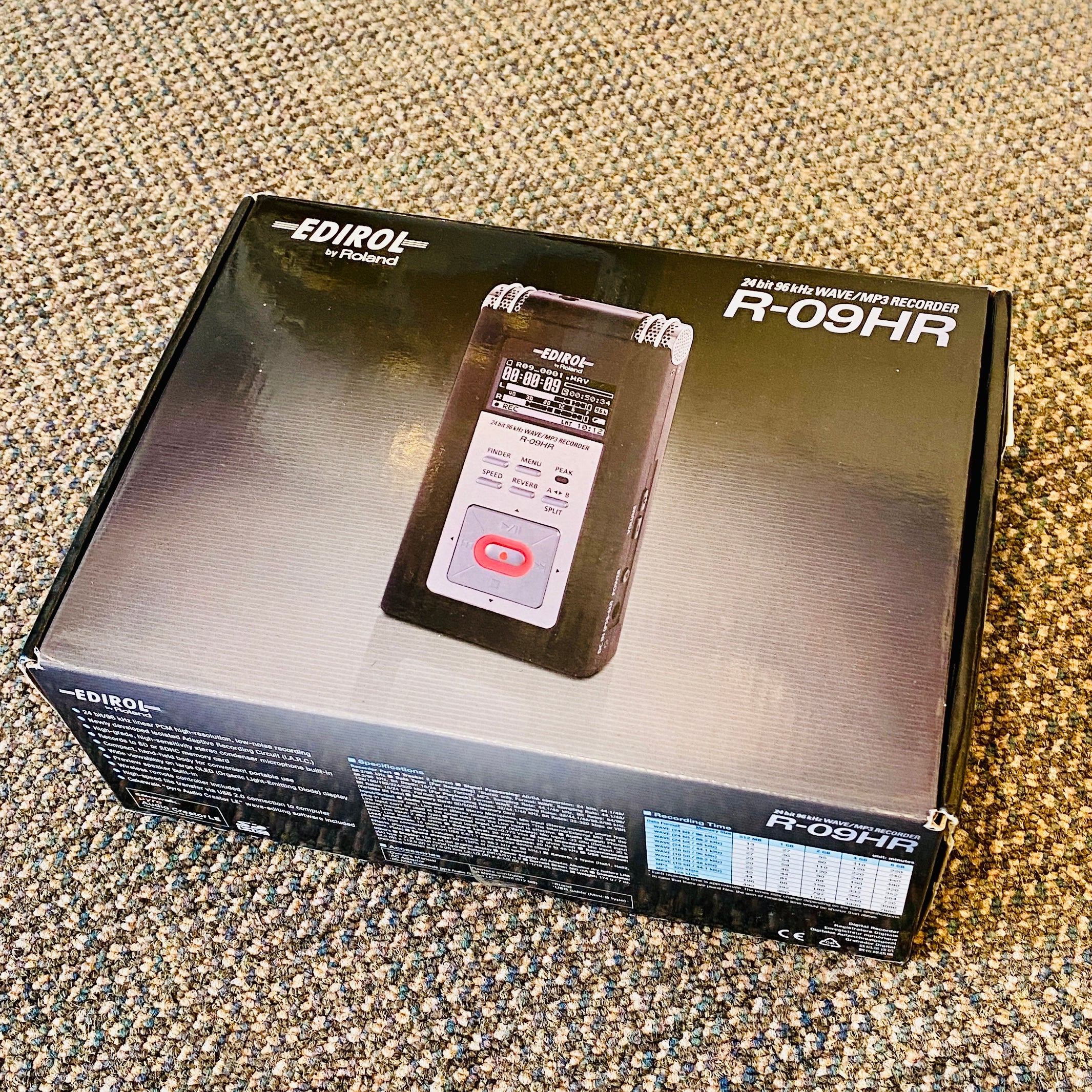 Edirol R-09HR Hand Held Recorder  [USED]