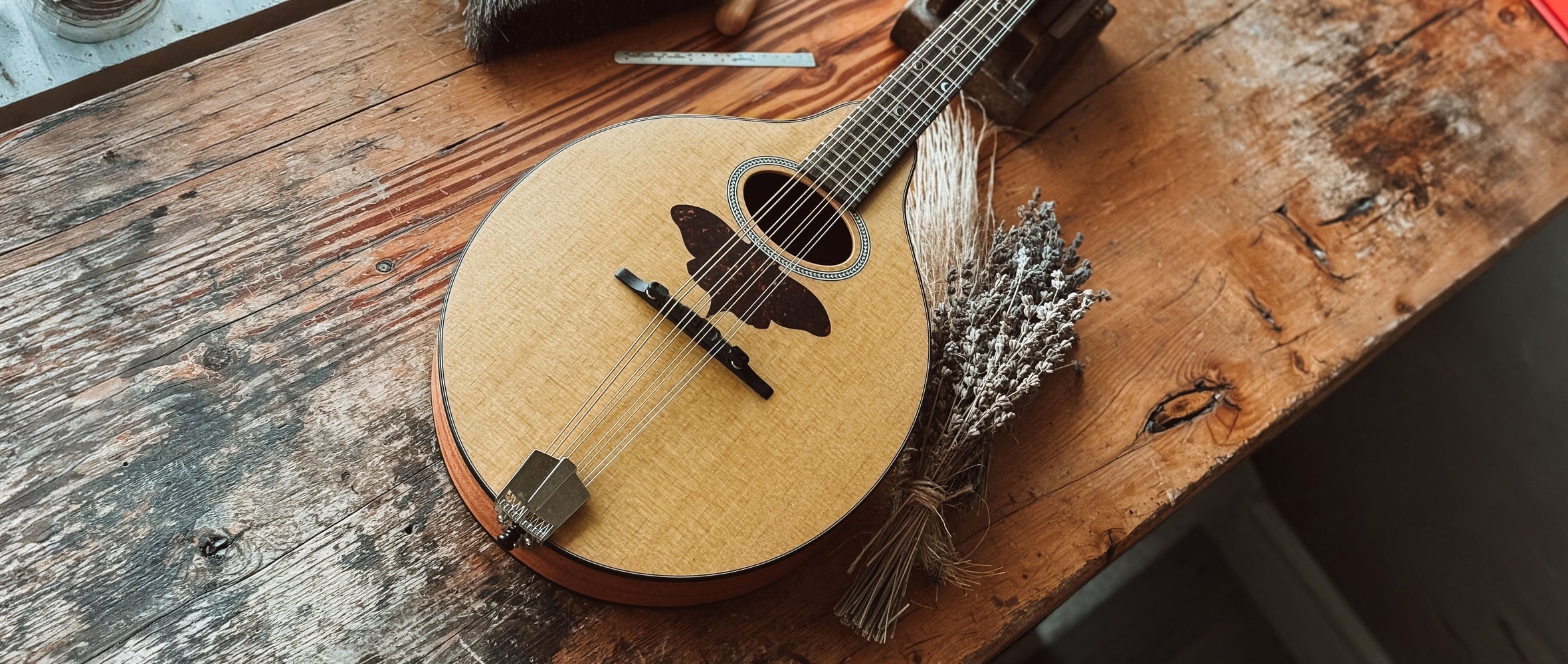 Eastman Lady Moon Signature Octave Mandolin - The Twelfth Fret