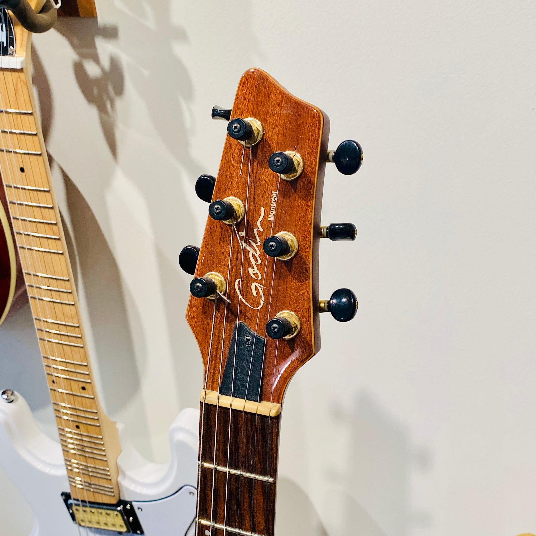Godin Montreal Semi Hollow Body Electric 2012 [USED]