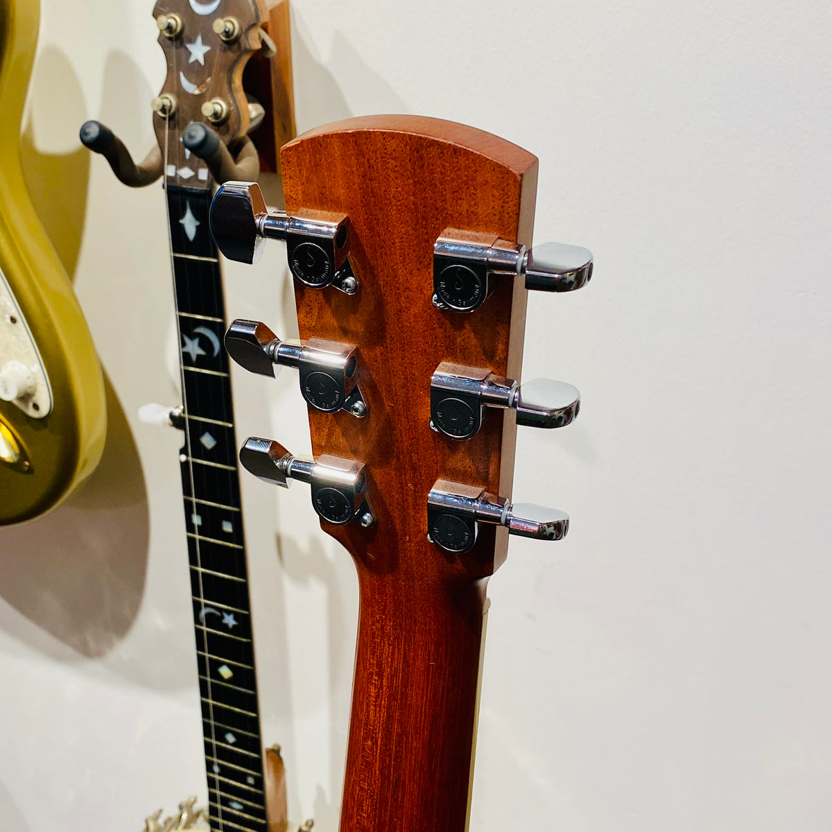 Larrivee L-05E [USED]