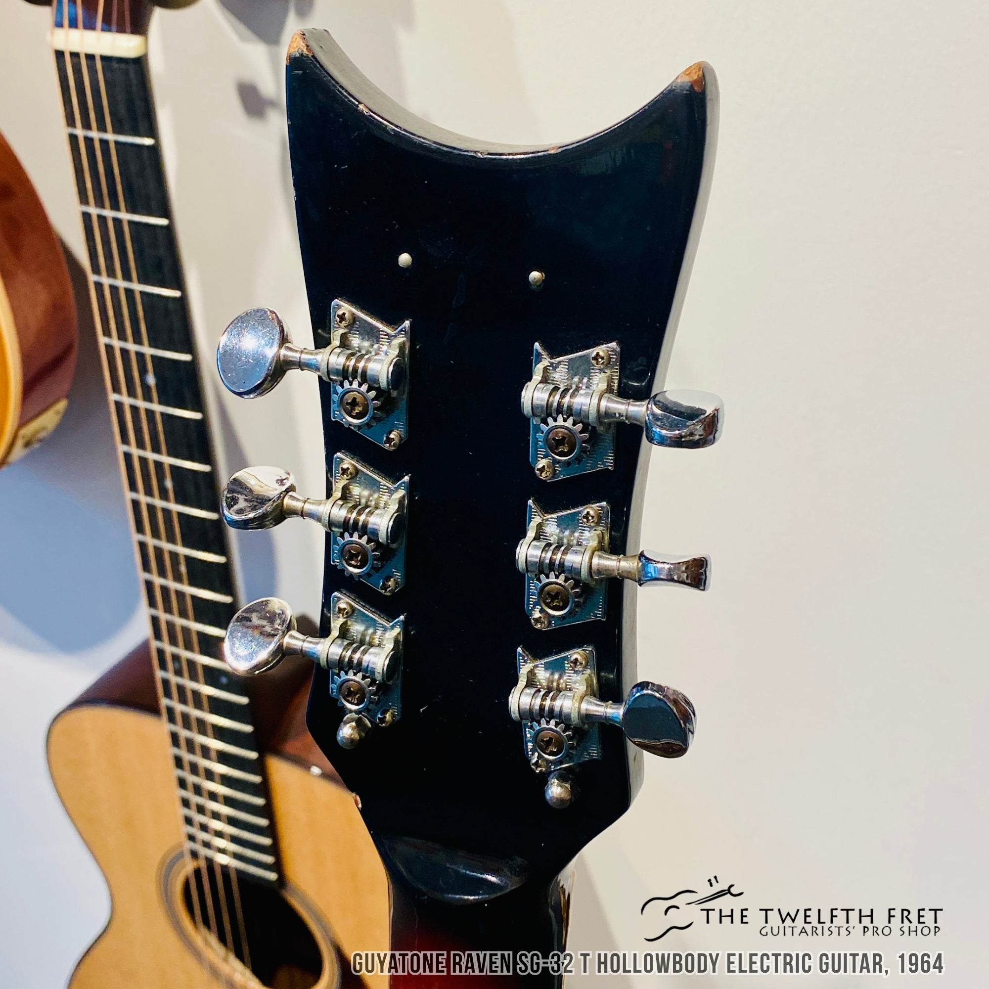 Guyatone Raven SG-32 T Hollowbody Electric Guitar, 1964 - The Twelfth Fret
