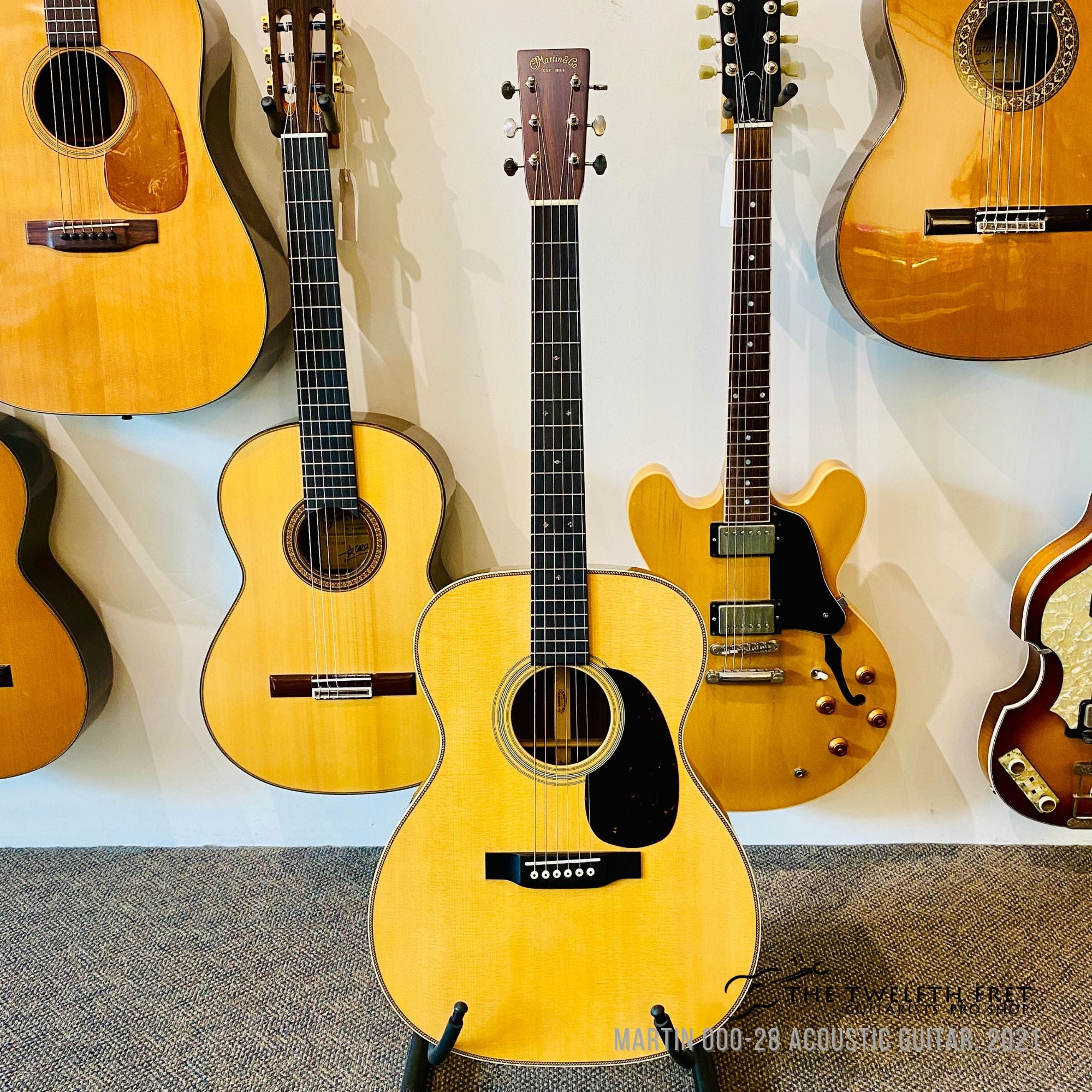 T ahi　Martin 000-28EC Martin 000-28EC Sunburst Eric Clapton Acoustic Guitar